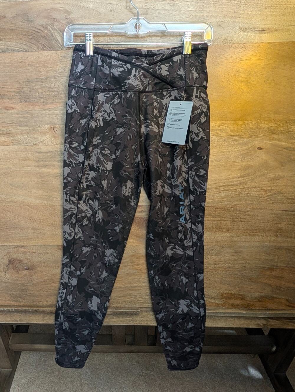 Ariat Tek Half Grip Tights Womens Small Black Flower Skinny Leg High Waist NWT